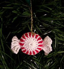 Peppermint Candy Ornaments, Christmas Ornaments Crochet, Ornaments Crochet, Candy Ornaments, Confection Au Crochet, Crochet Xmas, Crochet Christmas Decorations, Crochet Ornaments, Holiday Crochet