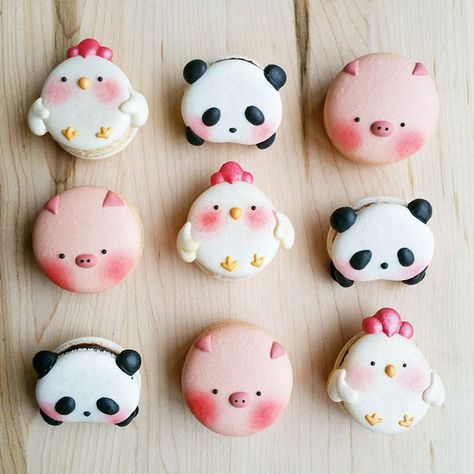 Just when you thought macarons couldn't get any cuter, somebody dialed it up to a 10 and made them panda-shaped. Macaron Cookies, French Macaroons, Cute Baking, Macaron Recipe, French Pastries, Kawaii Food, Cute Cookies, Cute Desserts, Decorated Cookies