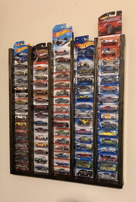 Hot Wheels Cars Display, 2x2 Wood, Hot Wheels Storage, Hot Wheels Room, Modern Woodworking, Dollar Tree Organization, Table Woodworking, Basic Woodworking, Hot Wheels Display