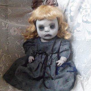 https://www.ebay.co.uk/itm/264048296430  https://www.facebook.com/ladyopheliamacbeth/ #creepydolls #haunteddolls #ooakdolls #horrordolls #halloweendolls #gothicdolls #weirddolls #darkdolls #gothic #horror #creepy Creepy Doll Halloween Costume, Diy Zombie Dolls, Diy Halloween Doll, Creepy Doll Halloween, Doll Horror, Creepy Baby Dolls, Creepy Costumes, Zombie Dolls, Halloween Wood Crafts