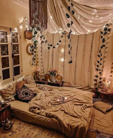 Boho bedroom in 2022 | Cozy room decor, Room makeover inspiration, Dream room inspiration Pinterest Room Decor, Kitchen Home Decor, Cute Bedroom Decor, Cozy Room Decor, Bohemian Living, Home Decor Living Room, Aesthetic Rooms, Pretty Room, Dream Room Inspiration