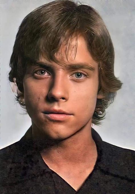 Young Mark Hamill, Mark Hamill Luke Skywalker, Classic Films Posters, Star Wars Cast, Star Wars Background, Star Wars Luke, Star Wars Luke Skywalker, Mark Hamill, Star Wars Fan Art