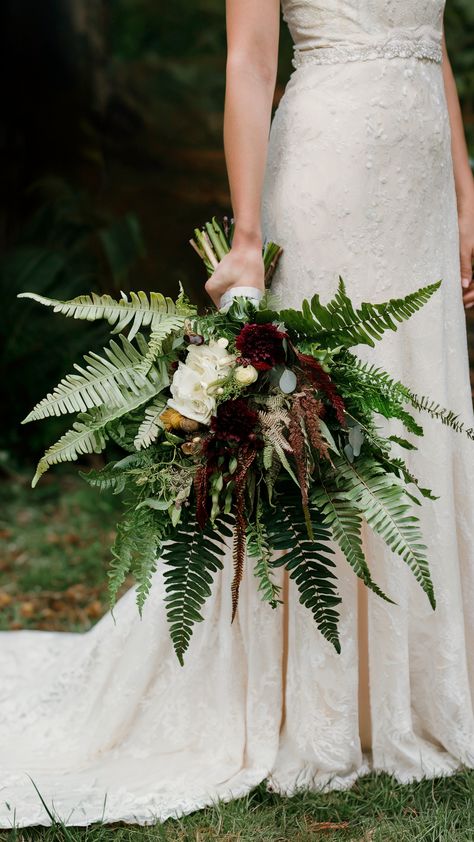 Elegant Fern Fronds for Greenery Wedding Bouquets Fern And Rose Bouquet, Forest Theme Wedding Bouquet, Forest Bouquet Wedding, Weddings With Ferns, Fern Bridal Bouquet, Fern Floral Arrangements, Fern Wedding Bouquet, Fern Centerpiece Wedding, Wedding Ferns