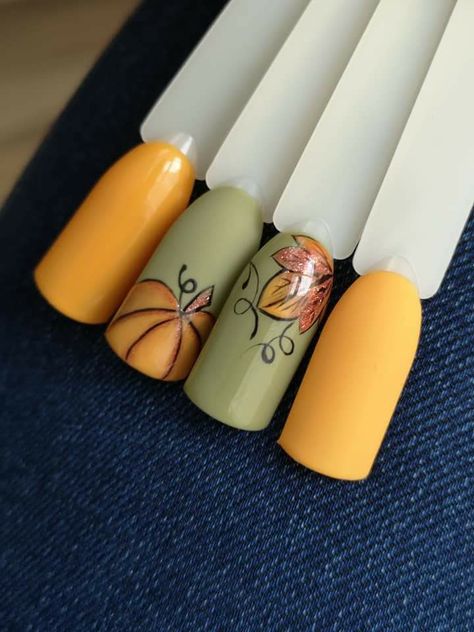 Classy Halloween Nails, Fall Halloween Nails, Thanksgiving Nail Designs, Unghie Nail Art, Fall Gel Nails, Pumpkin Nails, Fall Nail Art Designs, Fall Acrylic Nails, Cute Gel Nails