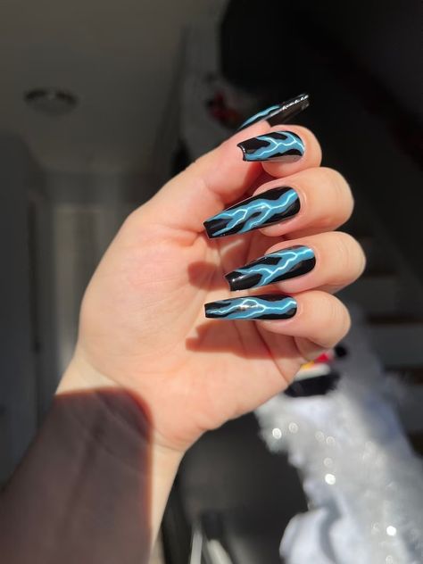 Blue Lightning Nails, Lightning Bolt Nails, Lightning Nails, Fake Acrylic Nails, Concert Nails, Acrylic Gel Nails, Black Halloween Nails, Nails Neon, Girl Nails