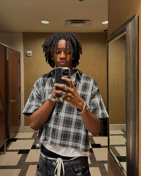 GO on my tik tok:0verl00ked #fashionInspiration #outfitIdeas #streetstyle #fashionista #ootd #baggy #oufitwomen #outfitmen #y2k Short Sleeve Flannel Outfits, Freeform Dreads, Flannel Outfit, Spirit Week Outfits, Short Sleeve Flannel, Dreadlock Hairstyles For Men, Trendy Boy Outfits, Mens Summer Outfits, Flannel Outfits