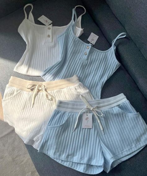 Cute Pyjama Aesthetic, Sleepwear Aesthetic, Pajamas Aesthetic, Summer Pjs, Pajama Fashion, Cute Sleepwear, Cute Pajama Sets, Pajama Outfits, Cute Lazy Day Outfits