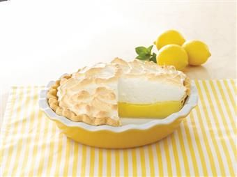 Mile High Lemon Meringue Pie, Karo Syrup Mile High Lemon Meringue Pie, Lemon Meringue Pie Easy, Best Lemon Meringue Pie, Lemon Meringue Cake, Graham Cracker Crust Recipe, Portable Dessert, Lemon Meringue Cheesecake, Summer Pie, Meringue Pie Recipes