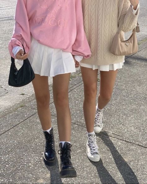 Feminine Fits, Tennis Skirt Outfit, Trendy Outfits Winter, Outfits With Converse, Fashion Weeks, Mode Inspo, Casual Winter Outfits, Tennis Skirt, Looks Style