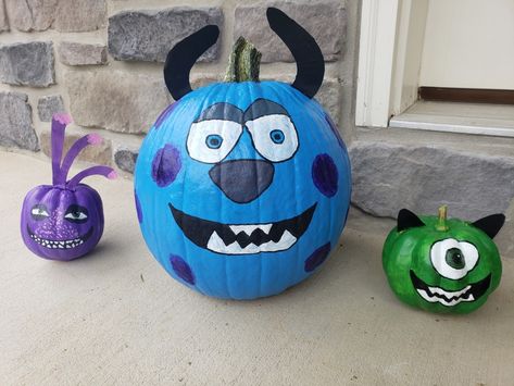 Paint Punkin Ideas, Sully Pumpkin Painting, Sully Pumpkin, Sully Halloween, Creative Pumpkin Painting, Mike And Sully, Disney Pumpkin, Pumpkin Contest, Disney Treats