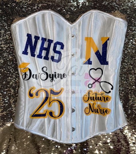 CUSTOM #senior2025 CORSET ! 🎓 Done by @jaicreativecollection 🎀 —————————— DM or TEXT (313)318-0114 to place an order📲 ✨ —————————— SHIPPING IS AVAILABLE! 📦 | Class of 2025, start placing your custom orders for this upcoming season 🔥 —————————— #senior2025 #futurenurse #seniorszn #customcorset #jaicreativecollection🎀 #seniorsets #detroitsmallbusiness #NHS #customsenioroutfit #customskirtset Graduate Photoshoot, Senior Outfits, Senior Szn, Custom Corsets, Placing An Order, Class Of 2025, Future Nurse, Business Products, Place An Order