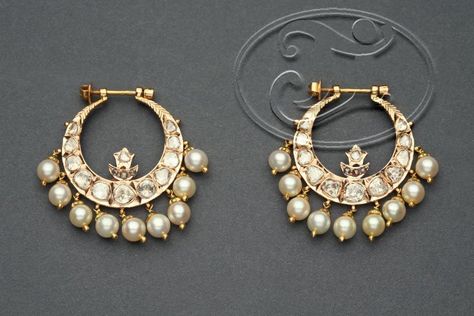 Hyderabadi Chandbali Wedding Photography Indian, Hyderabadi Jewelry, Chand Bali, Photography Indian, Bridal Jewellery Inspiration, Cool Jewelry, Indian Jewelry Earrings, Chandbali Earrings, Solid Gold Earrings