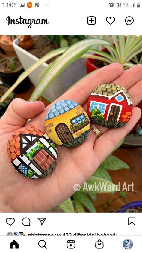 Garden Rock Art, Diy Rock Art, Stone Art Painting, Tanah Liat, Art & Craft Paint, Painted Rocks Craft, Painted Rocks Diy, Rock Painting Patterns, Rock Painting Designs