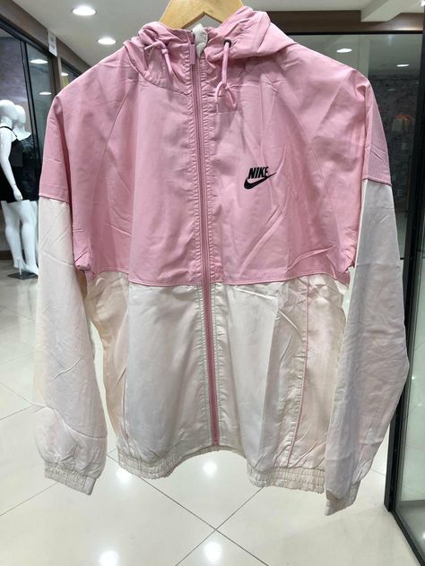 Cute Nike Outfits For Women, Nike Outfits For Women, Nike Winter Jackets, Hoodies For Girls, Looks Adidas, Chanel Style Jacket, Jacket Outfit Women, Hype Clothing, Zipper Sweatshirt