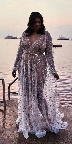 Dreamy Plus Size Wedding Dresses With Sleeves ★ Plus Size Wedding Dresses With Sleeves, Essentials Aesthetic, Plus Size Wedding Dresses, Sleeved Wedding, Gold Wedding Dress, Airplane Essentials, Summer Dresses For Wedding Guest, Wedding Dresses With Sleeves, Bag Essentials