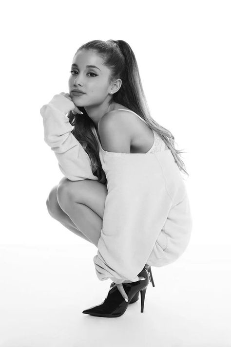 My Everything Photoshoot, My Everything Ariana Grande Photoshoot, My Everything Era, My Everything Ariana Grande, Ariana Grande Boyfriend, Ariana Grande Poster, Ariana Grande Album, Poster Vintage Retro, Ariana Grande Photoshoot