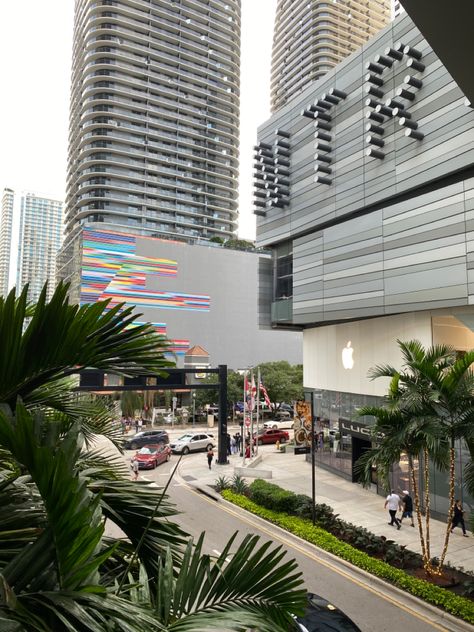 🌴 shopping in Brickell City Center. Miami aesthetic. Place. Brickell Aesthetic, Miami Aesthetic, Miami Shopping, Brickell Miami, Aesthetic Place, Miami Girls, The Agency, City Center, United States Of America