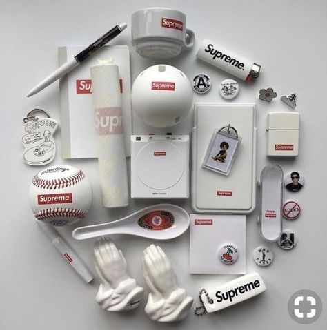 Supreme Clothing, Streetwear Culture, Hypebeast Room, Hypebeast Fashion, Supreme Accessories, Merch Collection, Supreme Wallpaper, 카드 디자인, Box Logo