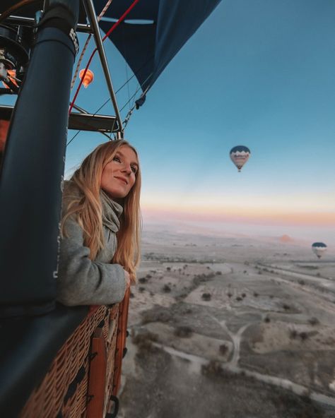 Ride on a hot air balloon in Cappadocia Hot Air Balloons Photography, Arizona Vacation, Balloon Pictures, Hot Air Balloon Festival, Balloon Flights, Hot Air Balloon Rides, Air Balloon Rides, Arizona Travel, The Sunrise