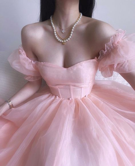 Princess Aesthetic Dresses, Puffy Pink Dress, Princess Dress Aesthetic, Princess Aesthetic Outfits, Fashion Cottagecore, Sweet Sixteen Dresses, Harajuku Anime, Dark Academia Clothes, Academia Clothes