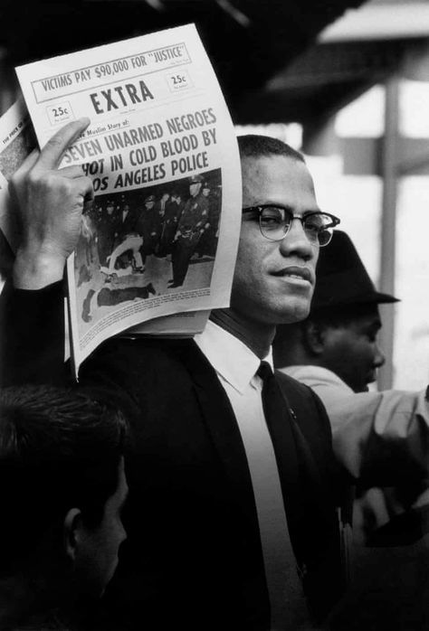 Gordon Parks Photography, Jamel Shabazz, Vogue Photographers, Martin Luther King Jr Quotes, History Photography, Gordon Parks, Park Photography, Malcolm X, Rosa Parks