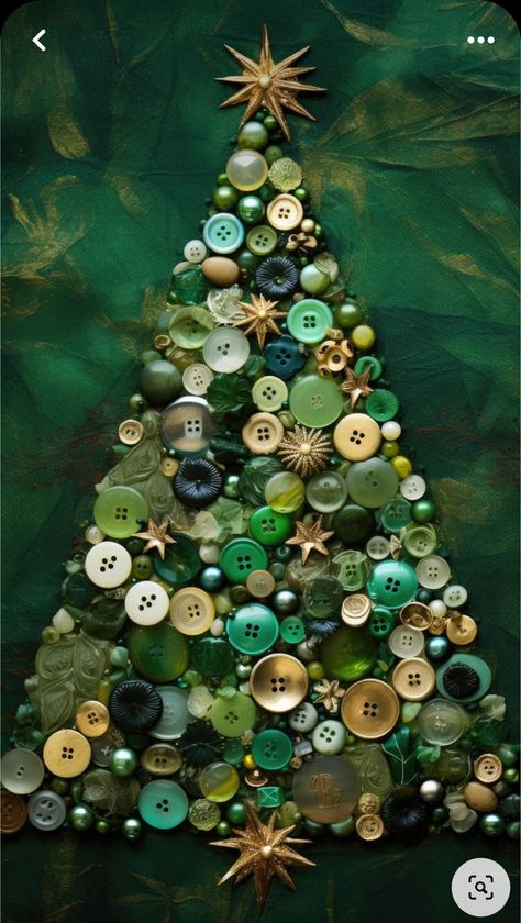 Christmas Button Crafts, Button Tree Art, Vintage Buttons Crafts, Button Art Projects, Buttons Crafts Diy, Button Projects, Christmas Jewelry Diy, Button Ornaments, Button Creations