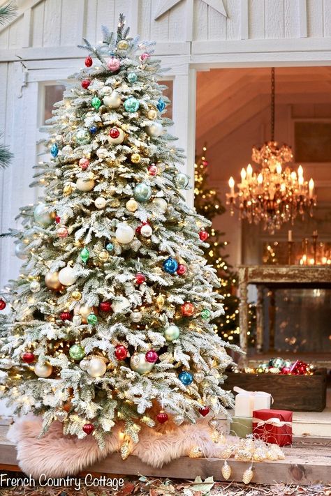 Kid Christmas Tree Themes, French Christmas Tree, Courtney Allison, Vintage White Christmas, Different Christmas Trees, French Country Christmas, Frosted Christmas Tree, French Christmas, Cottage Christmas