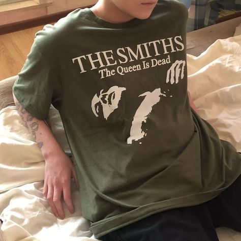 Unisex Clothing Fashion, Uk Icon, Music T Shirt, The Queen Is Dead, The Smiths, Gift For Boyfriend, Band Shirts, Funny Tees, Dream Clothes