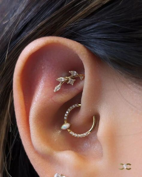 Elevate your ear game with our bespoke Ear Curation service! Our team crafts stunning looks tailored to your unique anatomy, using only premium piercing jewellery. ✨💎 #LuxuryPiercing #EarStyling #PersonalisedJewellery #PerfectFit ✨Pave Olive Branch Threaded Stud Earring, 14k Yellow Gold Find Ireland's largest collection of Fine Jewellery in-store at 7 D'Olier Street or online at our webstore, link in bio! Ear Piercing Curation, Ear Stack, Ear Jewelry, Piercing Jewelry, Earings Piercings, Body Jewelry, Ear Piercings, Personalized Jewelry, Art Tattoo