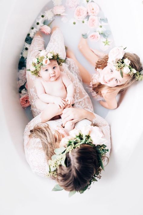 sydneyhammerskyphotography Photography Sisters, Baby Milk Bath, Milk Bath Photos, Milk Bath Maternity, Milk Bath Photography, Foto Newborn, Bath Photography, Maternity Photography Poses, Foto Baby