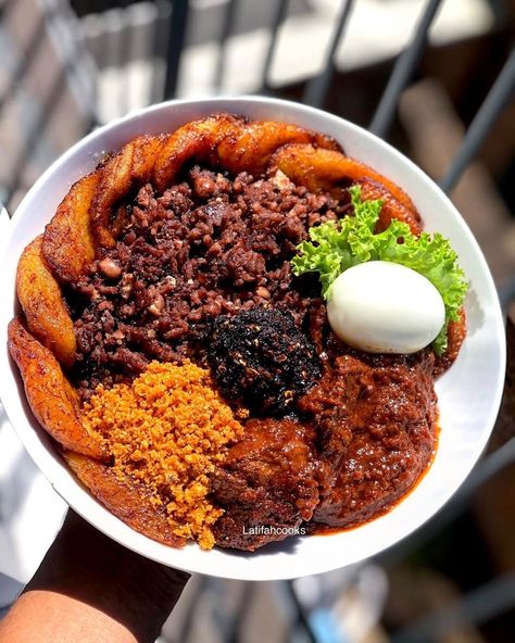 Gari And Beans Ghana, Beans And Plantain Ghana, Food In Ghana, Ghana Street Food, Rice And Stew Ghana, Healthy African Food, Waakye Ghana Recipe, Ghanaian Food Recipes, African Food Photography