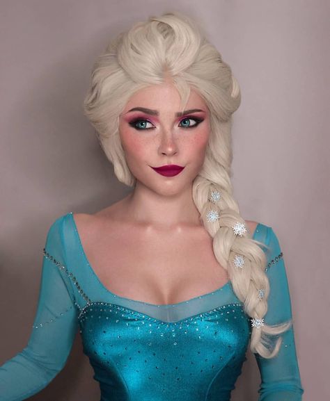 Elsa Frozen Hair, Elsa Makeup, Ariel Halloween Costume, Frozen Makeup, Elsa Wig, Barbie Dog, Frozen Cosplay, Disney Princess Cosplay, Frozen Hair