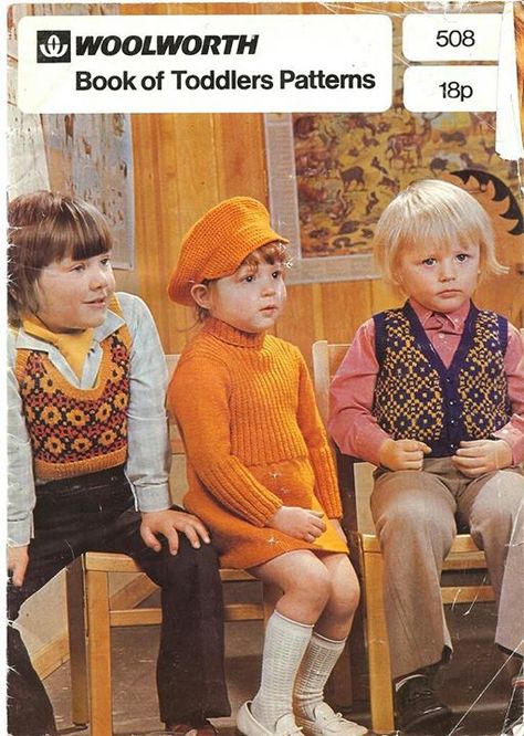 1970s fashion for kids Vintage Kids Fashion, Toddler Patterns, Vintage Kids Clothes, 70s Outfits, Retro Kids, Kid Fashion, School House, Retro Mode, Kids Clothes Boys