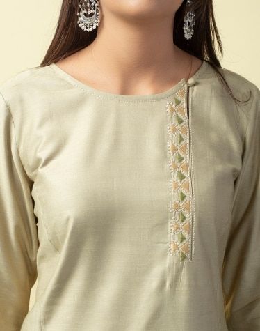 Front Neck Designs For Suits, Neck Design For Kurtis, Collar Neck Design, Salwar Neck Designs, Churidar Neck Designs, Kurti Sleeves Design, Beautiful Neck, Long Kurta, Simple Kurta Designs