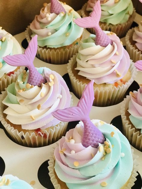 Cupcakes Decoration Mermaid, Mermaid Birthday Cupcakes, Mermaid Cupcakes Ideas, Mermaid Cupcake Tail Cake, Mermaid Theme Cupcakes, Number 5 Mermaid Cupcake Cake, Ariel Cupcakes, Number 7 Mermaid Cupcake Cake, Cupcake Mermaid