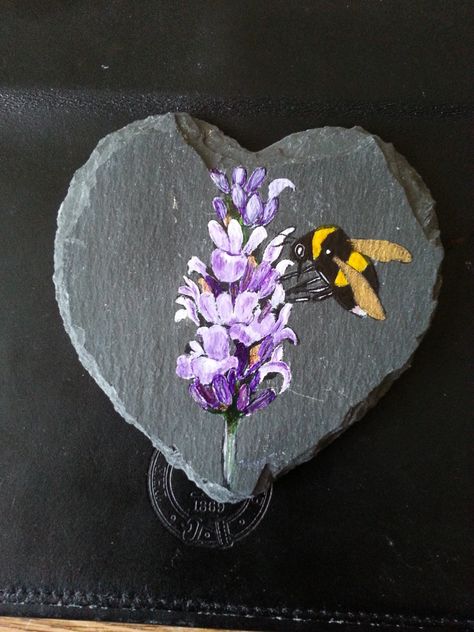 Bee on Lavender Bee On Lavender, Bee Rocks, Slate Art, Pebble Art Family, Bee Painting, Mandala Rock Art, Stone Art Painting, Rock And Pebbles, Painted Rocks Craft