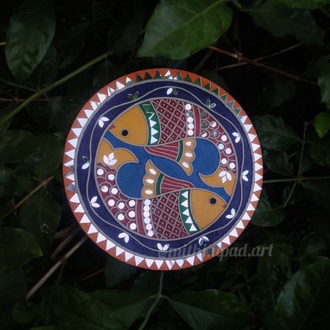 Famous fish madhubani design combined with lippan art Fish Lippan Art, Madhubani Lippan Art, Lippan Art, Madhubani Art, Painted Jewelry, Hand Painted Jewelry, Amazing Art Painting, Fish Design, Nail Paint