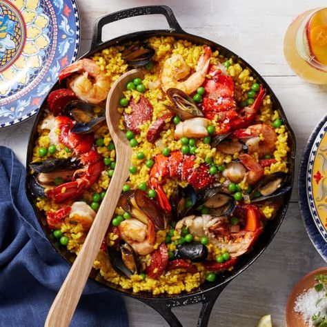 Favorite_paellas William Sonoma Recipes, Paella Recipe Seafood, Chorizo Recipes, Paella Recipe, Spanish Dishes, Just Cooking, Williams Sonoma, Oven Baked, Main Course