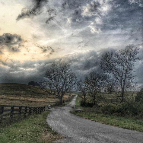 Applachia Aesthetic, Appalachian Gothic, Flame Aesthetic, Midwestern Gothic, Southern Gothic Aesthetic, Berea Ky, Book Mood, 2021 Aesthetic, Story Aesthetic