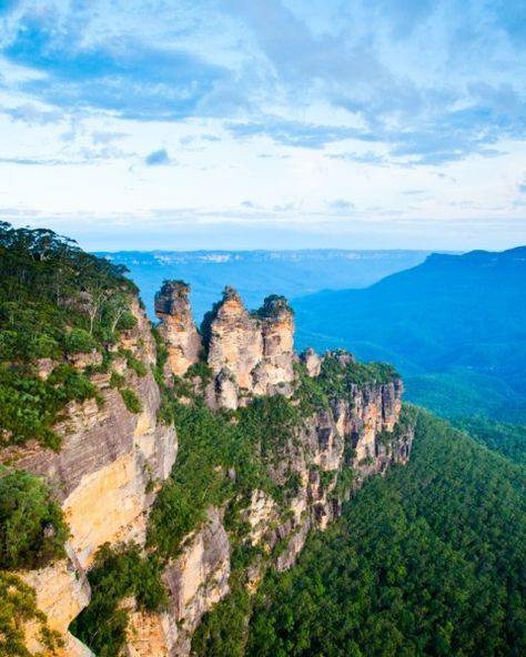 Greater Blue Mountains Area, Australia - UNESCO World Heritage sites. Blue Mountains National Park, Full Life, Visit Australia, The Blue Mountains, Blue Mountains, Three Sisters, Explore Travel, To Infinity And Beyond, Great Barrier Reef