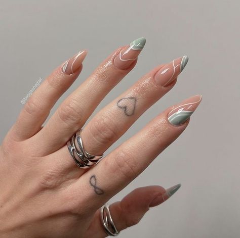 Spring Nails Floral, Floral Spring Nails, Summer Nail Ideas, Beauty Hacks Nails, Hippie Nails, Spring Nail Designs, Simple Acrylic Nails, Classy Acrylic Nails, Almond Acrylic Nails