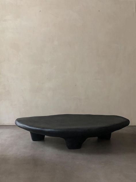 Round Walnut Coffee Table, Black Round Table, Black Marble Coffee Table, White Round Tables, Fiberglass Mold, Modern Dining Room Tables, Black Coffee Tables, Walnut Coffee Table, Hand Molding