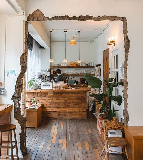 Brooklyn Coffee Shop, Eclectic Cafe, Cafe Design Inspiration, Wood Cafe, Modern Coffee Shop, Small Coffee Shop, Coffee Shop Interior Design, Cafe Concept, Cozy Coffee Shop