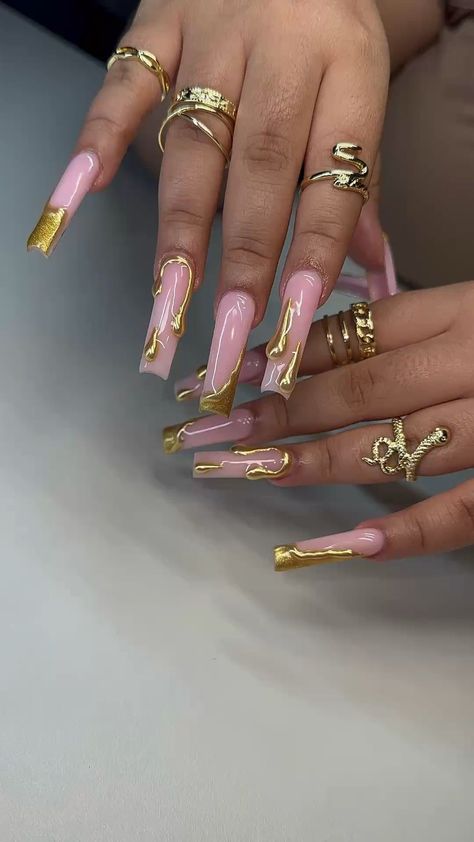 Acrylic Nail Designs Gold, Acrylic Nails For Birthday, Chrome Drip Nails, Nail Themes, Nails For Birthday, Nails Unique, Unique Nail Art, Gold Drip, Drip Nails