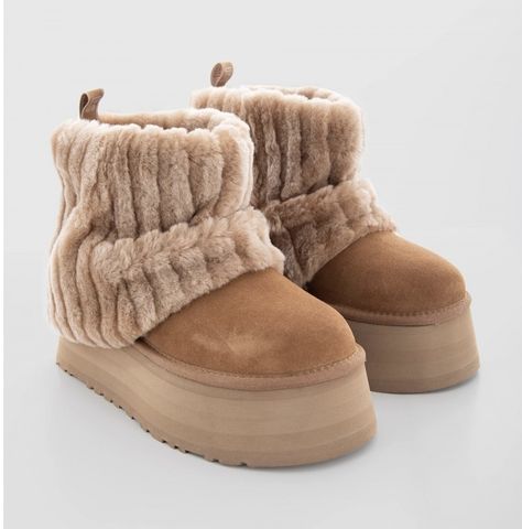 Christmas Wishlist For Teens, Παπούτσια Nike Free, Buty Ugg, Cute Uggs, Fluffy Shoes, Boty Nike, Dr Shoes, Ugg Classic Mini, Girly Shoes