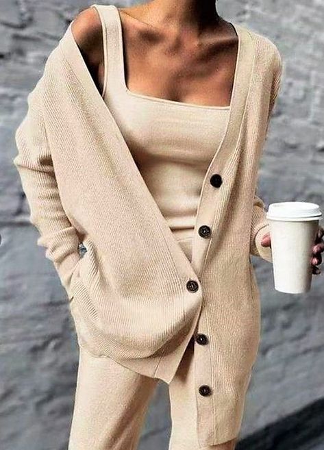 Relaxing Outfits, Long Cardigan Outfit, Pant Suits For Women, Kitchen Addition, Comfort Fashion, Gilet Long, Diy Fashion Clothing, Pantsuits For Women, Rose Boutique