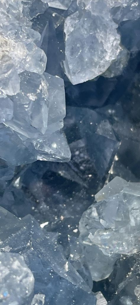 Crystal Background Aesthetic, Green Crystals Aesthetic Wallpaper, Stones And Crystals Wallpaper, Crystals And Gemstones Wallpaper, Crystal Iphone Wallpaper, Aquamarine Background Aesthetic, Crystal Wallpaper, Blue Crystal Wallpaper, Blue Agate Wallpaper