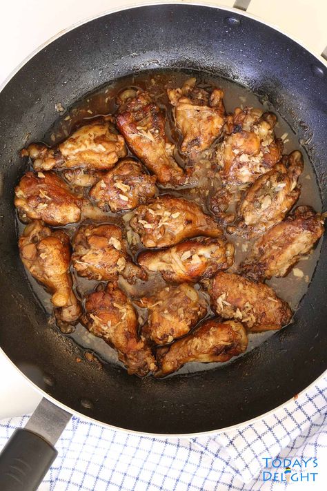 Adobo Chicken Wings Filipino, Adobong Manok Recipe, Adobo Chicken Filipino, Adobe Chicken, Chicken Adobo Filipino, Adobo Filipino, Chicken Adobo Recipe, Filipino Chicken Adobo, Wing Sauce Recipes