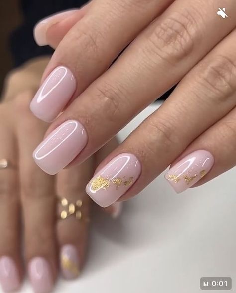 2024 Spring Nail Trends: Nude Colors, Acrylic Designs, and More Simple Floral Nail Art, Very Short Nails, Pink Gold Nails, Hottest Nail Trends, Gold Gel Nails, Sophisticated Nails, Pale Pink Nails, Romantic Nails, Gold Glitter Nails