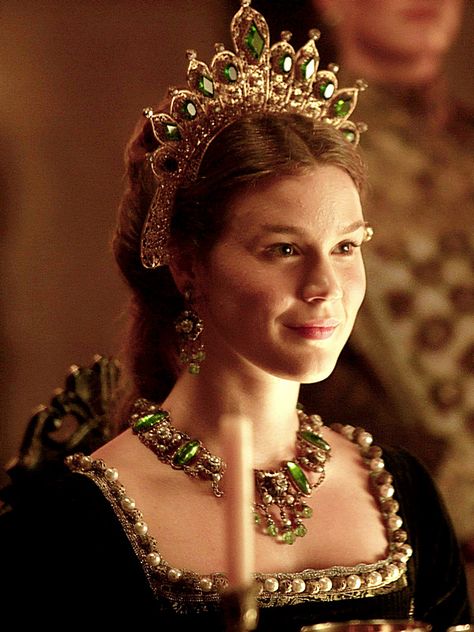 Tudor Series, The Tudors Tv Show, Sarah Bolger, Tudor Fashion, Tudor Costumes, Anne Of Cleves, Joss Stone, Tudor Dynasty, The Tudors